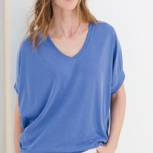Women's Chico's Amparo blue knit top Sandwash Wedge Tee, Size 4 (XXL).